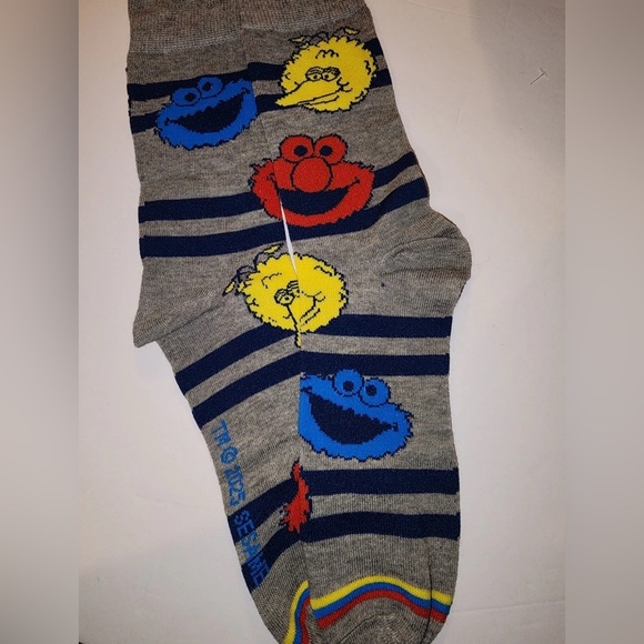 Sesame Street Unisex Crew Socks, Bioworld , Elmo & Friends Size 10-13 - Picture 2 of 8
